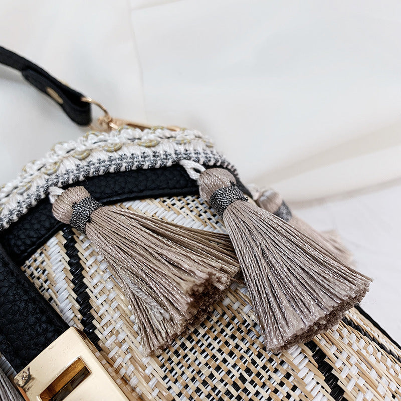 "Daryah" shell bucket bag