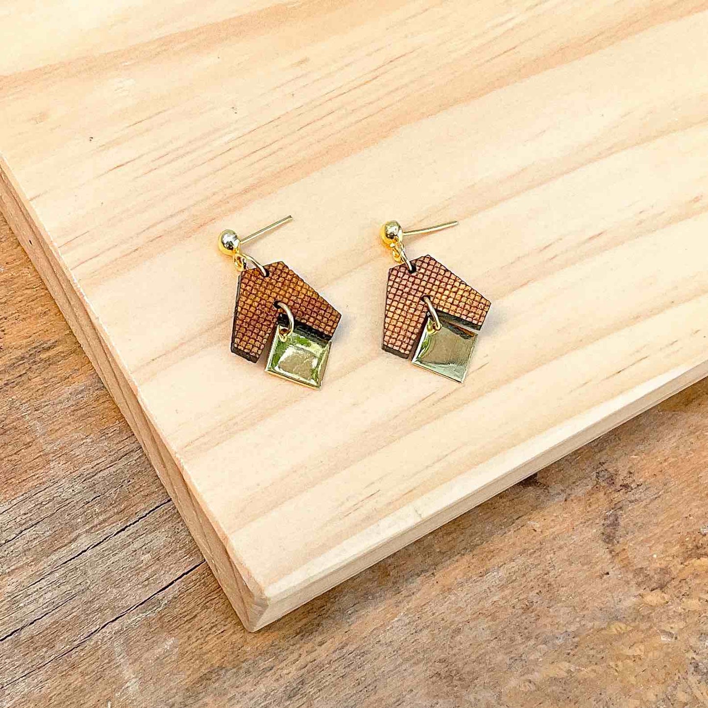 Cacah Gori Recycled Wood Earrings-2